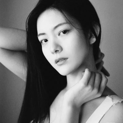 黑白女人霸气御姐范头像(图90)