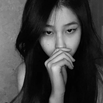 超酷高冷黑白女生头像(图62)