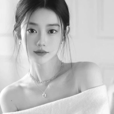 黑白女人霸气御姐范头像(图89)