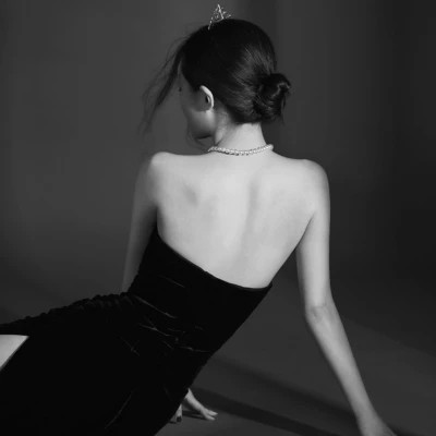 高冷女神范黑白冷淡风头像(图61)