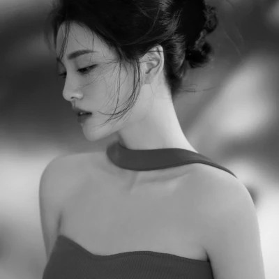 黑白高冷女生头像(图57)