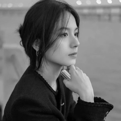 黑白女人霸气御姐范头像(图69)