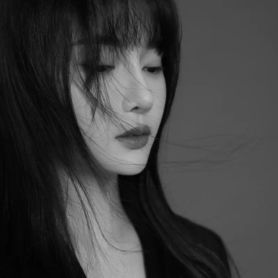 超酷黑白女生头像(图71)