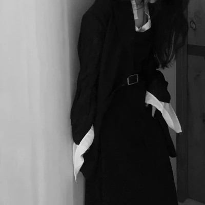 女生不露脸黑白头像(图38)