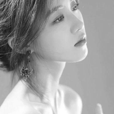 黑白高冷女生头像(图98)