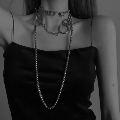 超酷黑白女生头像(图60)