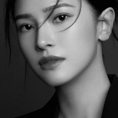 黑白高冷女生头像(图95)