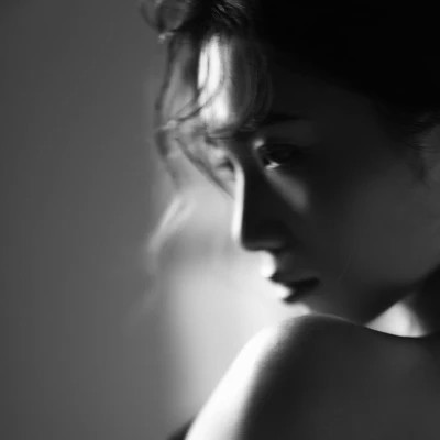 黑白女人霸气御姐范头像(图73)