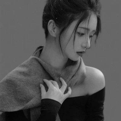 黑白高冷女生头像(图77)