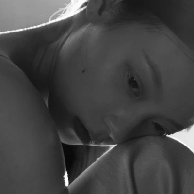 黑白高冷女生头像(图78)