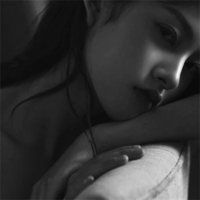 超酷黑白女生头像(图76)