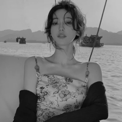 黑白女人霸气御姐范头像(图63)
