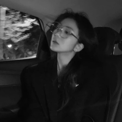 超酷黑白女生头像(图95)