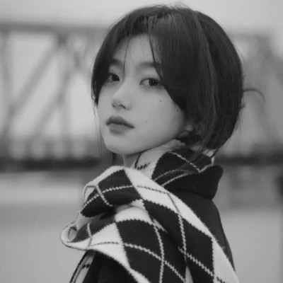 黑白女人霸气御姐范头像(图80)