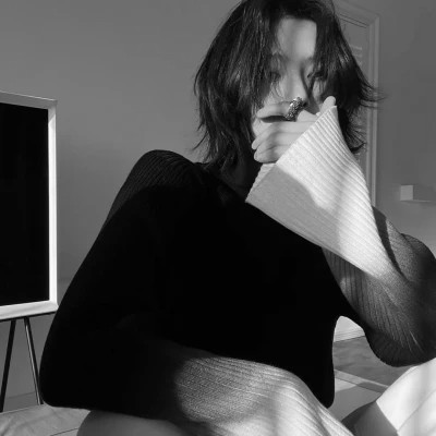 黑白高冷女生头像(图59)