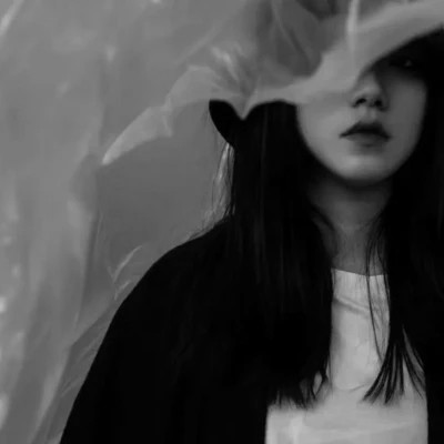 超酷黑白女生头像(图62)