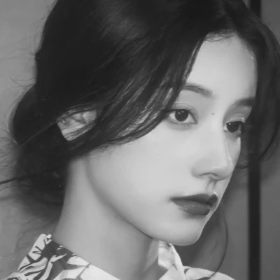 黑白美女高冷头像(图85)