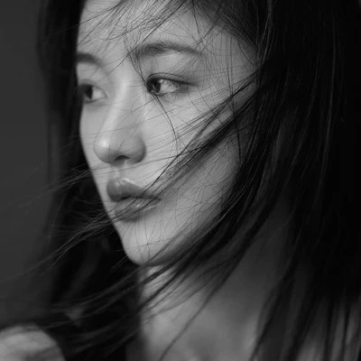 超酷黑白女生头像(图75)