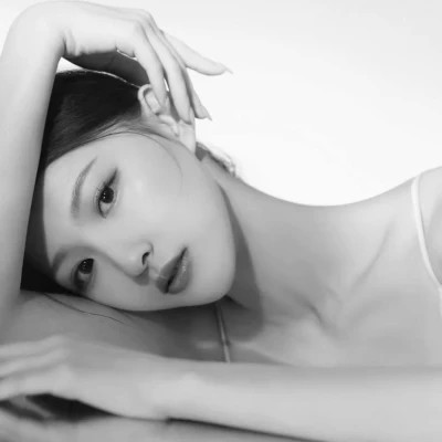 高冷黑白系女头(图90)