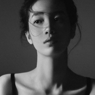 黑白女人霸气御姐范头像(图91)