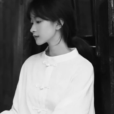 黑白美女高冷头像(图89)