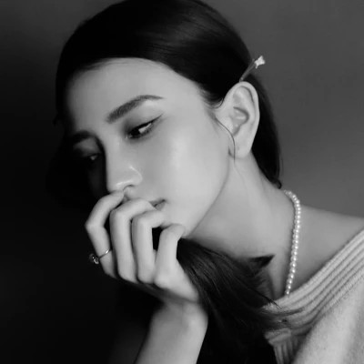 高冷黑白系女头(图72)