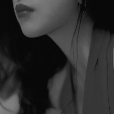 超酷黑白女生头像(图100)