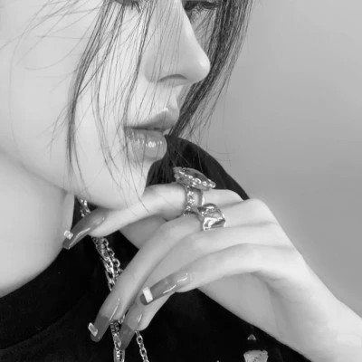 高冷黑白系女头(图76)