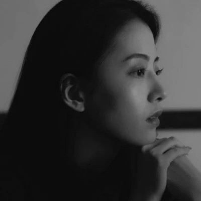 精选冷艳黑白真人女生头像(图43)