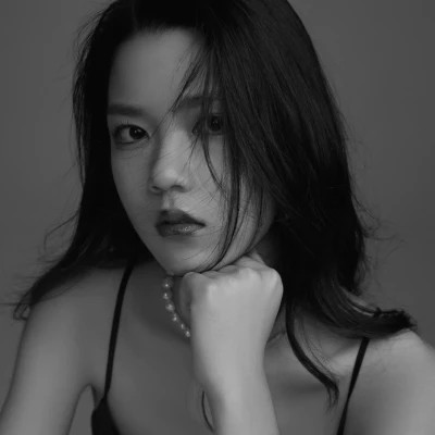 超酷黑白女生头像(图64)