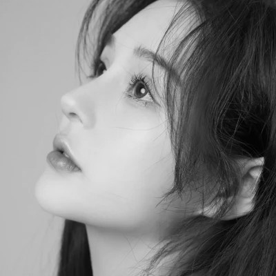 超酷黑白女生头像(图68)