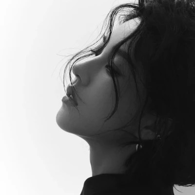 黑白高冷女生头像(图82)