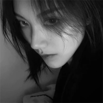 高冷女神范黑白冷淡风头像(图70)