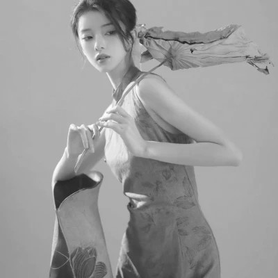 黑白高冷女生头像(图74)