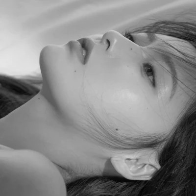 超酷黑白女生头像(图85)