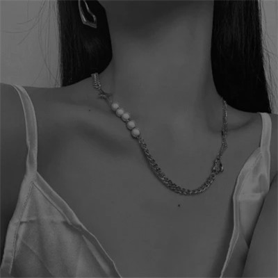 超酷黑白女生头像(图56)