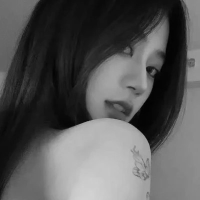 黑白高冷女生头像(图96)