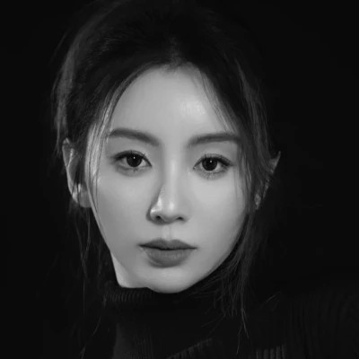 黑白女人霸气御姐范头像(图78)