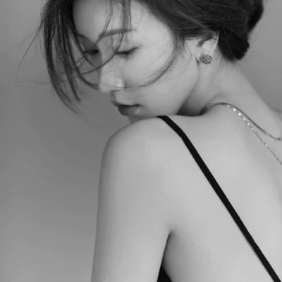 黑白高冷女生头像(图41)