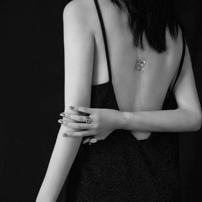 高冷女神范黑白冷淡风头像(图78)