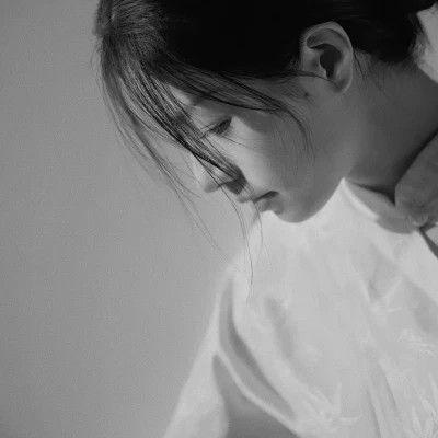 黑白高冷女生头像(图111)