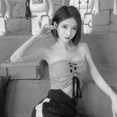 黑白女生微信头像(图57)