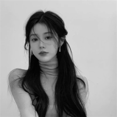黑白女生微信头像(图108)