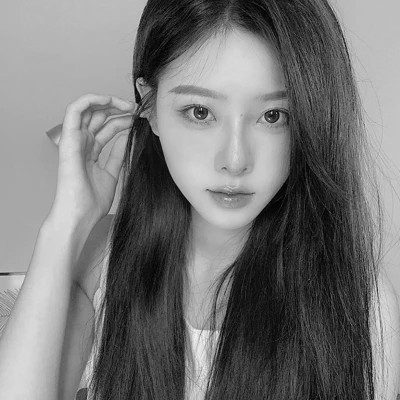黑白女生微信头像(图104)