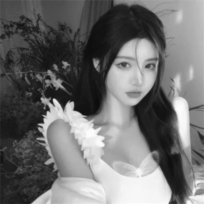 黑白女生微信头像(图25)