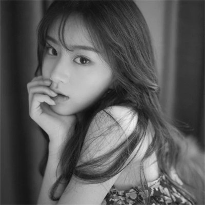 个性十足的黑白微信高清女头图片(图107)