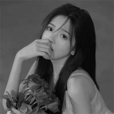 黑白女生微信头像(图110)