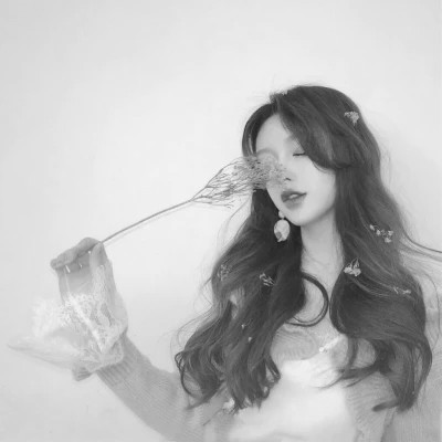 精选高质量黑白温柔女头(图2)