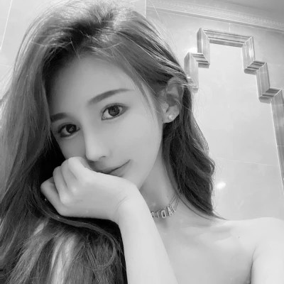 黑白女生微信头像(图75)