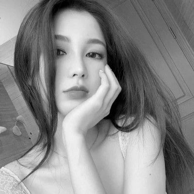 小众但大气的黑白ins风真人头像(图99)